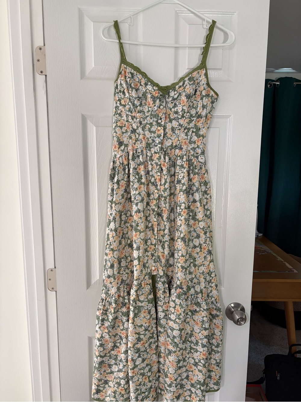ASTR Green Floral Tiered Midi Dress with Button Front - Picture 4 of 6